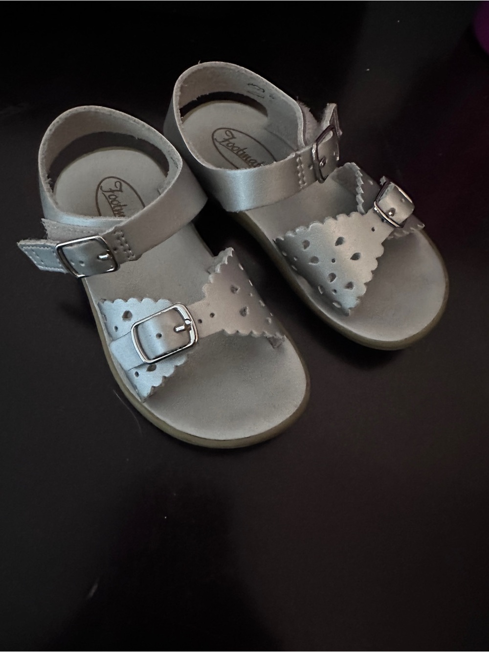 FootMates Girls' Silver Buckle Scalloped Sandals